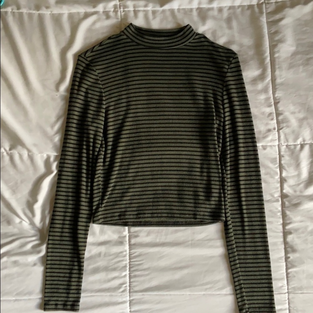 Long sleeve quarter turtle neck